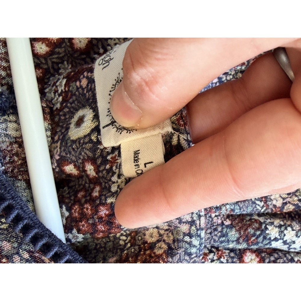 Everleigh Allover Floral Flower Boho Cottage Vneck Blouse Top Shirt Womens Large - Picture 9 of 11